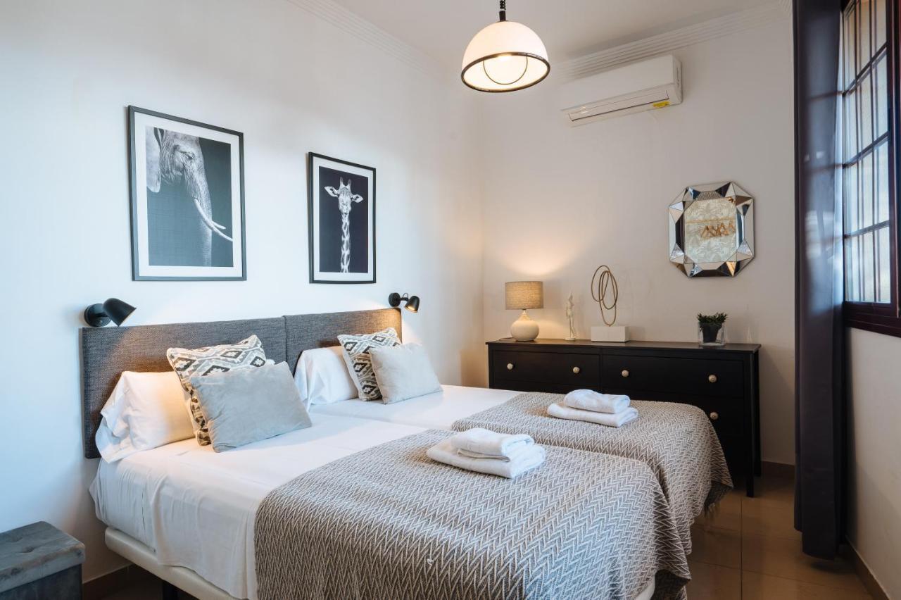 Homeyseville-Amazing Penthouse Giralda Views 8 Pax, Parking Optional Εξωτερικό φωτογραφία